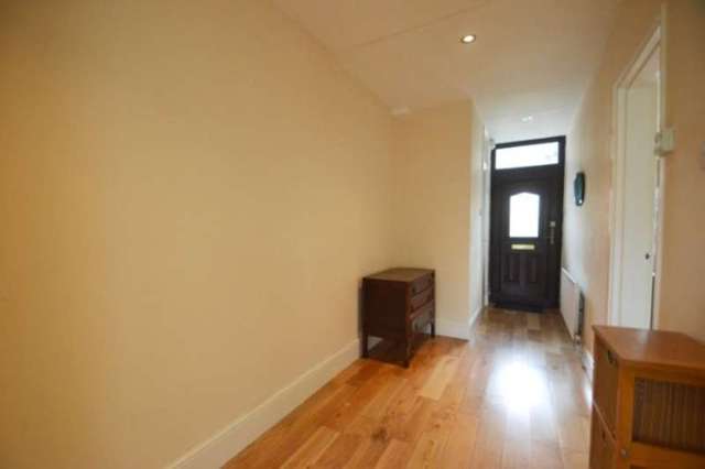  Image of 4 bedroom Terraced house to rent in St. Matthew