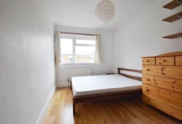  Image of 4 bedroom Terraced house to rent in St. Matthew