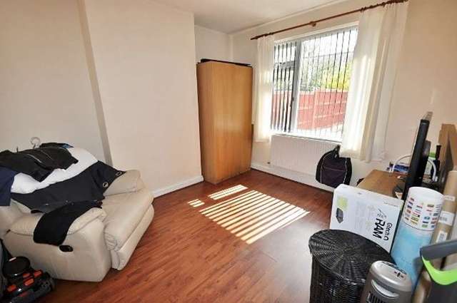  Image of 2 bedroom Bungalow for sale in St. Michaels Grove Moreton Wirral CH46 at Moreton, CH46 6DB