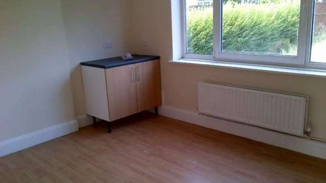  Image of 1 bedroom Studio flat to rent in St. Norbert Drive Ilkeston DE7 at St.Norberts Drive Kirk Hallam Ilkeston, DE7 4EG