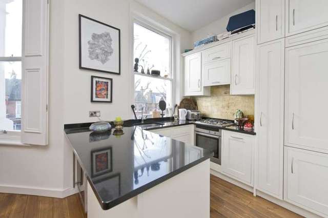  Image of 2 bedroom Flat to rent in St. Quintin Avenue London W10 at St Quintin Avenue  London, W10 6NU