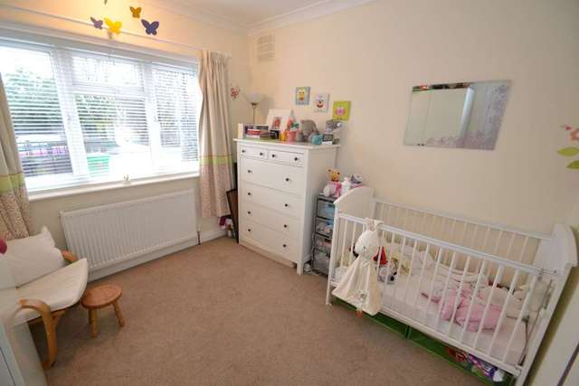  Image of 2 bedroom Maisonette to rent in Station Avenue Ewell Epsom KT19 at Station Avenue Ewell Epsom, KT19 9UG