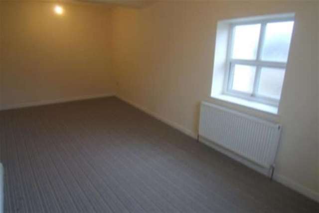  Image of 3 bedroom Flat to rent in Whinney Lane Streethouse Pontefract WF7 at Pontefract, WF7 6DE