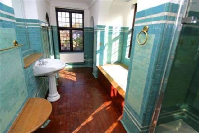  Image of 5 bedroom Semi-Detached house to rent in Station Road Billingshurst RH14 at Billingshurst, RH14 9RE