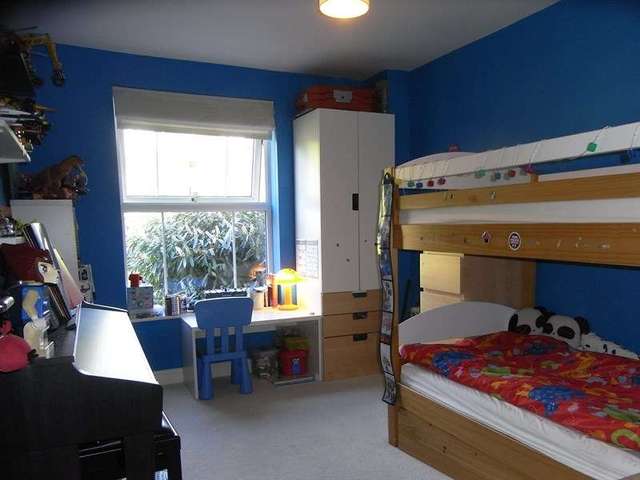  Image of 2 bedroom Flat for sale in Station Road New Barnet Barnet EN5 at Station Road New Barnet New Barnet, EN5 1QA