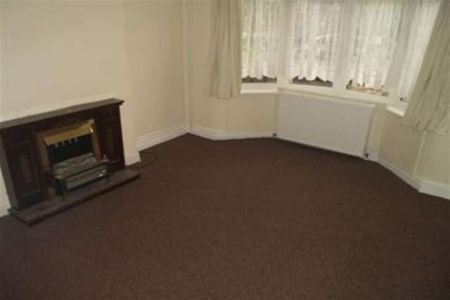  Image of 3 bedroom Semi-Detached house to rent in Stoneley Road Crewe CW1 at Crewe, CW1 4NG