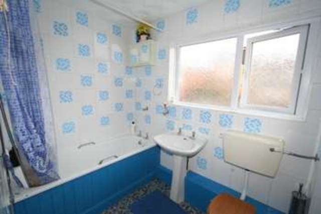  Image of 3 bedroom Terraced house to rent in Stonie Heyes Avenue Rochdale OL12 at Rochdale OL12 9XA Rochdale, OL12 9XA