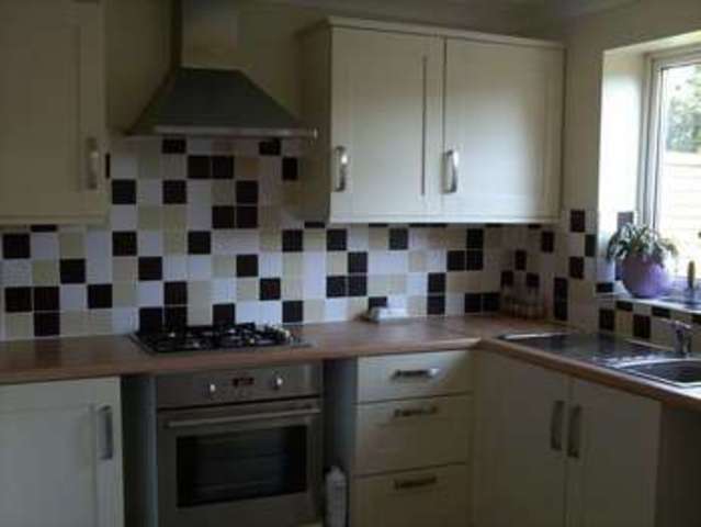  Image of 3 bedroom Semi-Detached house to rent in Stratton Close Bridgwater TA6 at Stratton Close  Bridgwater, TA6 5SL