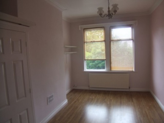  Image of 1 bedroom Apartment to rent in Street Lane Roundhay Leeds LS8 at Street Lane Moortown Leeds, LS8 1BW