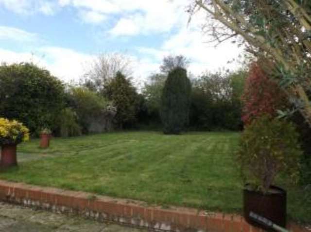  Image of 3 bedroom Bungalow for sale in Burroughs Piece Road Sudbury CO10 at Sudbury  Sudbury, CO10 2PR