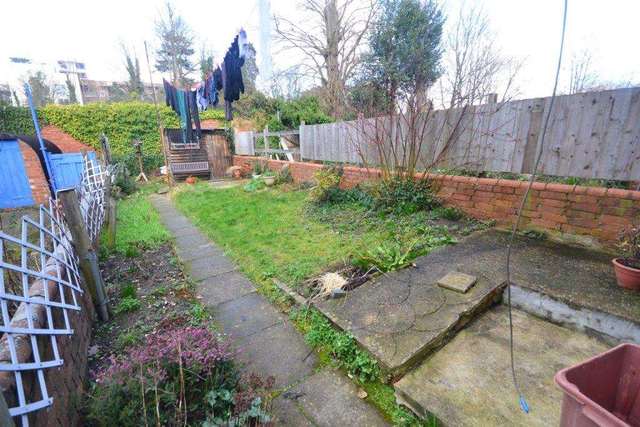  Image of 1 bedroom Flat to rent in Surrey Road Reading RG2 at Surrey Road  Reading, RG2 0EU