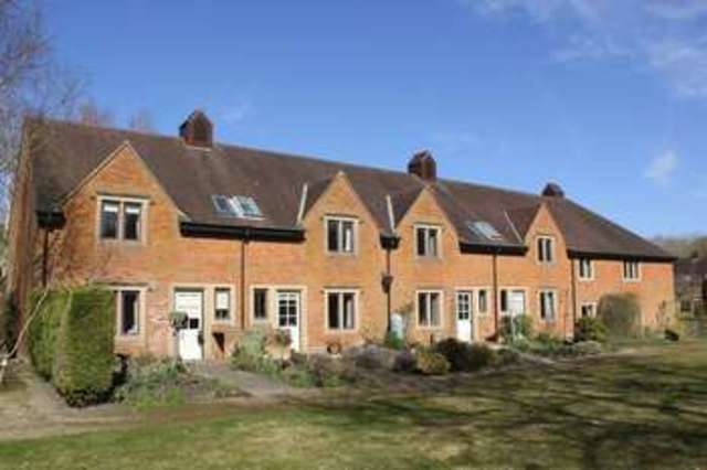  Image of 2 bedroom Cottage for sale in Swan Road Pewsey SN9 at Swan Road  Pewsey, SN9 5DW
