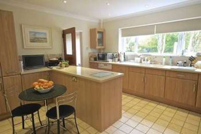  Image of 5 bedroom Detached house for sale in Swannells Wood Studham Dunstable LU6 at Swannells Wood  Studham, LU6 2QB