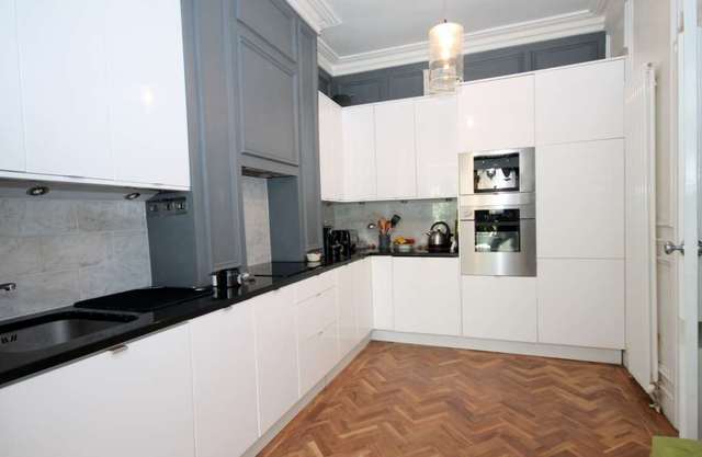  Image of 1 bedroom Flat to rent in Sycamore Grove New Malden KT3 at Sycamore Grove  New Malden, KT3 3DQ