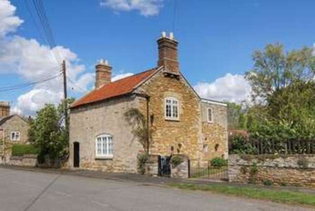  Image of 3 bedroom Detached house for sale in Syston Grantham NG32 at Syston Grantham, NG32 2BX