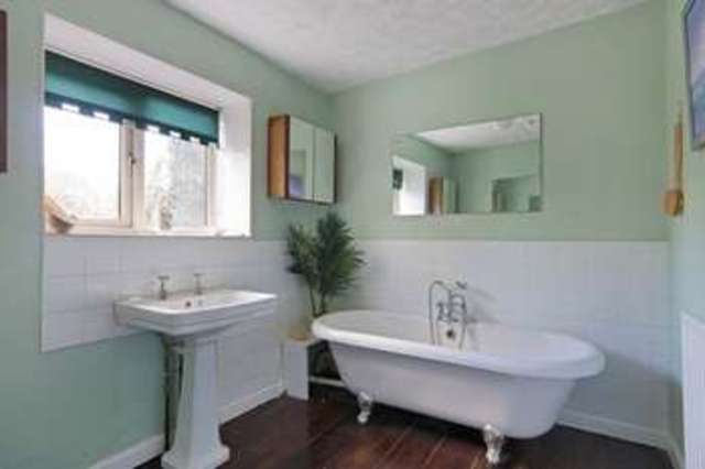  Image of 3 bedroom Detached house for sale in Syston Grantham NG32 at Syston Grantham, NG32 2BX