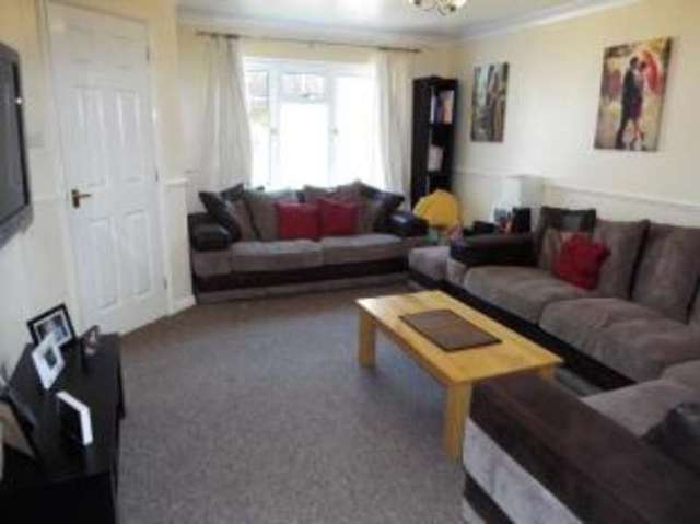  Image of 3 bedroom Terraced house for sale in Purbrook Road Tadley RG26 at Tadley Hampshire Heath End, RG26 4PR