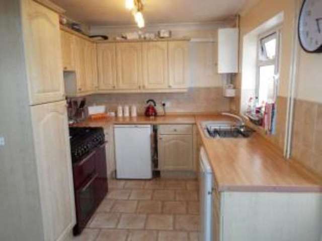  Image of 3 bedroom Terraced house for sale in Purbrook Road Tadley RG26 at Tadley Hampshire Heath End, RG26 4PR