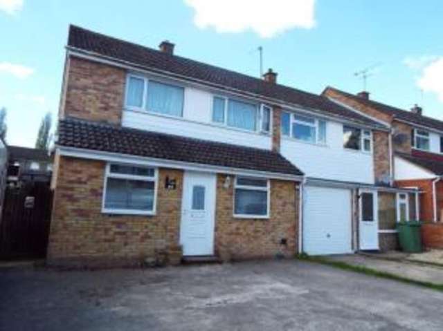  Image of 3 bedroom End of Terrace for sale in Stephens Road Tadley RG26 at Tadley Hampshire Tadley, RG26 3RS