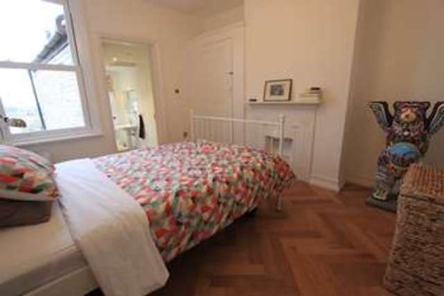  Image of 2 bedroom Semi-Detached house for sale in Tapster Street High Barnet Barnet EN5 at Tapster Street  Barnet, EN5 5TU