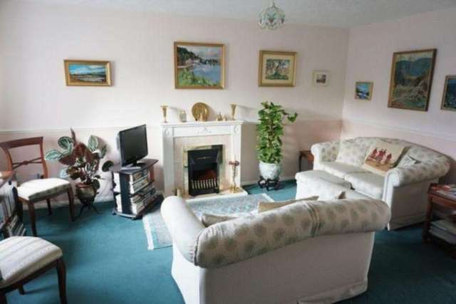  Image of 3 bedroom End of Terrace to rent in Eaton Crescent Taunton TA2 at EATON CRESCENT  TAUNTON, TA2 7UF