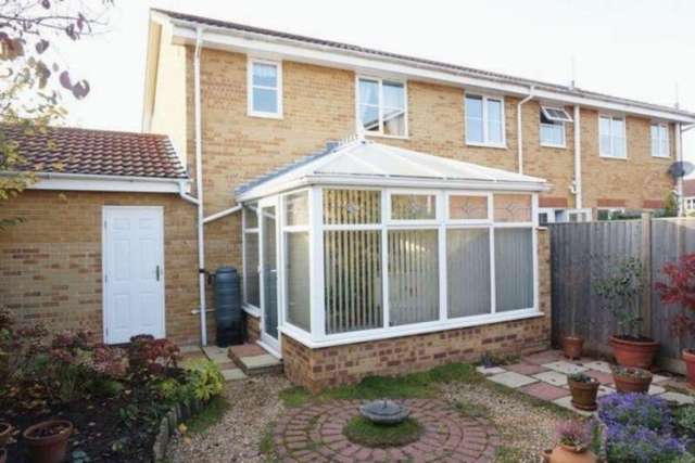  Image of 3 bedroom End of Terrace to rent in Eaton Crescent Taunton TA2 at EATON CRESCENT  TAUNTON, TA2 7UF