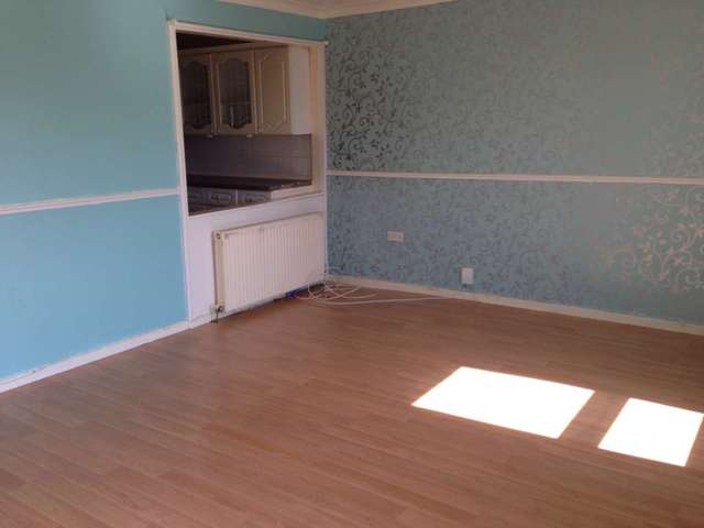  Image of 3 bedroom Flat to rent in Tay Place Johnstone PA5 at Tay Place Corseford Johnstone, PA5 0PA