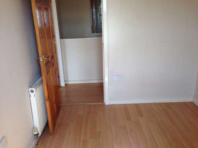  Image of 3 bedroom Flat to rent in Tay Place Johnstone PA5 at Tay Place Corseford Johnstone, PA5 0PA
