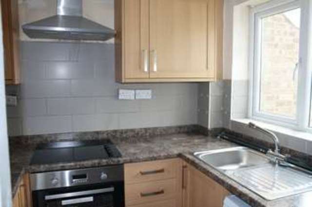  Image of 2 bedroom Semi-Detached house to rent in Grenville Way Thame OX9 at Grenville Way  Thame, OX9 3YN