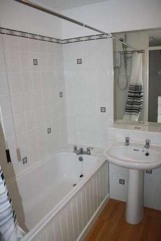  Image of 2 bedroom Semi-Detached house to rent in Grenville Way Thame OX9 at Grenville Way  Thame, OX9 3YN