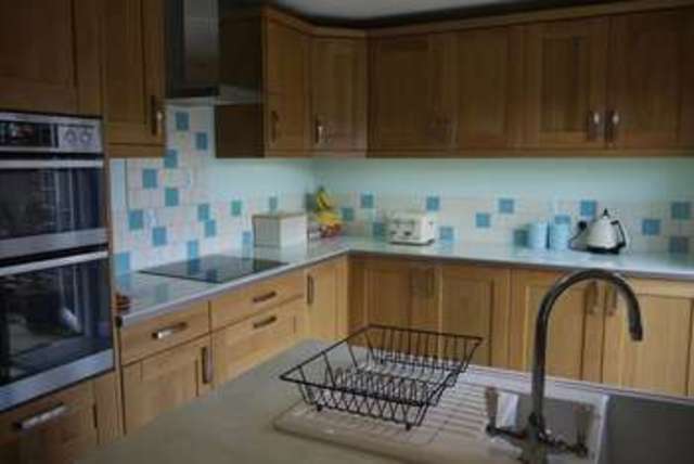  Image of 3 bedroom Terraced house for sale in Thame Road Aylesbury HP21 at Thame Road  Aylesbury, HP21 8LY
