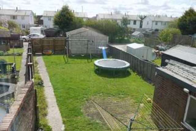  Image of 3 bedroom Terraced house for sale in Thame Road Aylesbury HP21 at Thame Road  Aylesbury, HP21 8LY