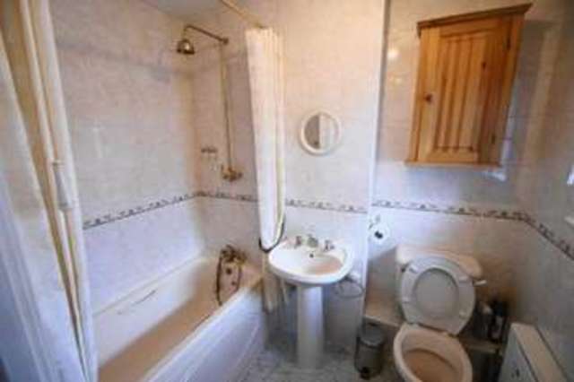  Image of 1 bedroom Detached house to rent in The Brackens Hemel Hempstead HP2 at The Brackens  Hemel Hempstead, HP2 5JA