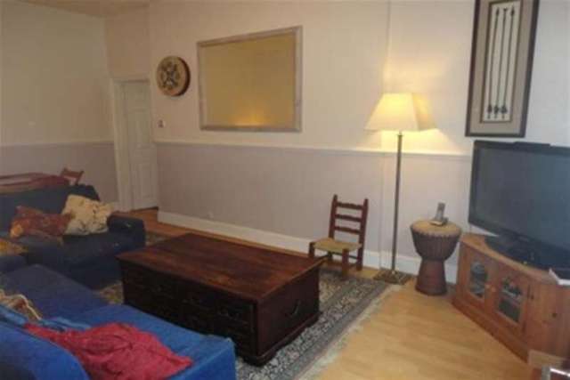  Image of 2 bedroom Flat to rent in The Crescent Farnham GU9 at Farnham, GU9 0LQ