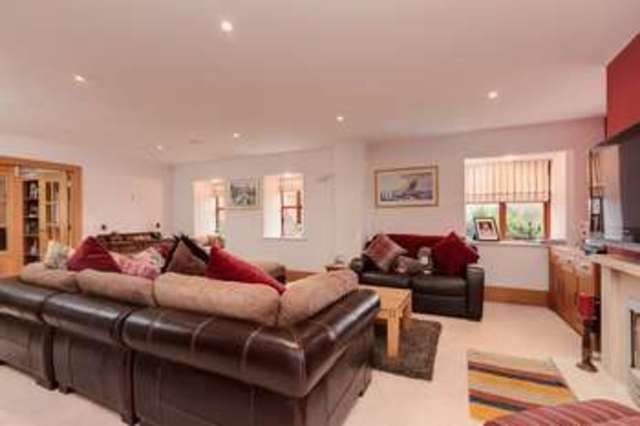  Image of 4 bedroom Property for sale in Newton Frodsham WA6 at Belleair Farm Newton Frodsham, WA6 7EH