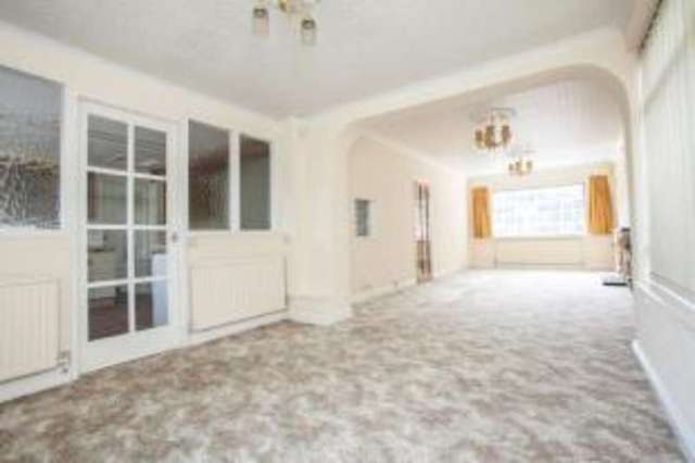  Image of 3 bedroom Detached house for sale in The Fairway Oadby Leicester LE2 at Oadby Leicester Oadby, LE2 2HP