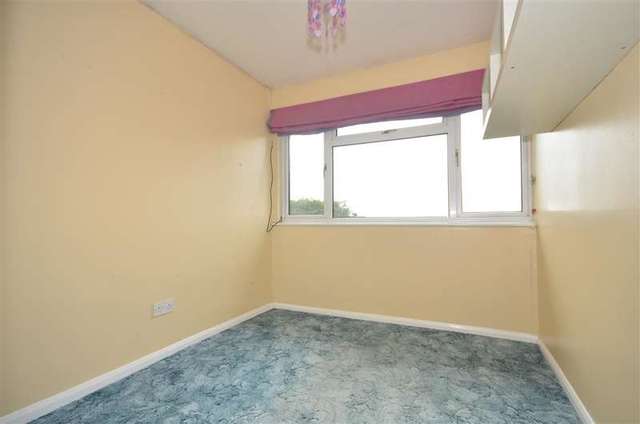  Image of 3 bedroom Terraced house for sale in The Hawthorns Loughton IG10 at Loughton Essex Loughton, IG10 3QT