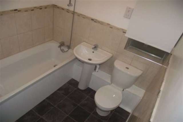 Image of 2 bedroom Flat to rent in The Mall Bromley BR1 at Bromley, BR1 1TT
