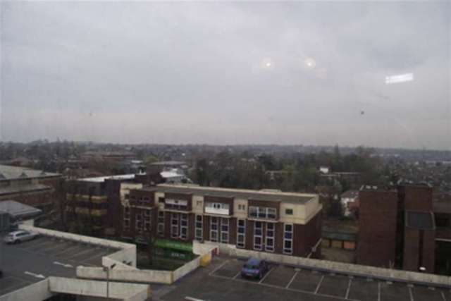  Image of 2 bedroom Flat to rent in The Mall Bromley BR1 at Bromley, BR1 1TT