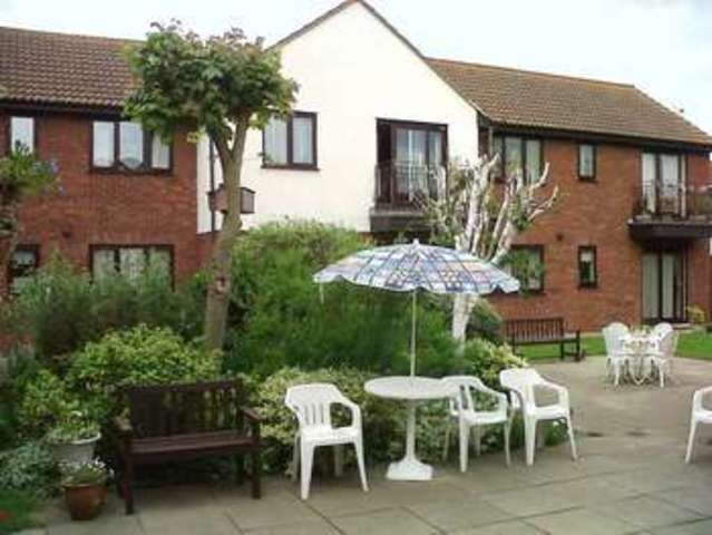  Image of 1 bedroom Retirement Property for sale in High Street Great Wakering Southend-on-Sea SS3 at 236 High Street  Great Wakering, SS3 0HY