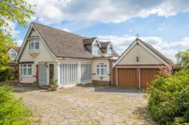  Image of 5 bedroom Detached house for sale in The Ridgeway Northaw Potters Bar EN6 at Northaw Potters Bar Northaw, EN6 4BG