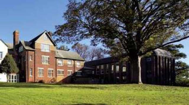  Image of 2 bedroom Flat for sale in The Ridgeway London NW7 at The Ridgeway  London, NW7 4HX