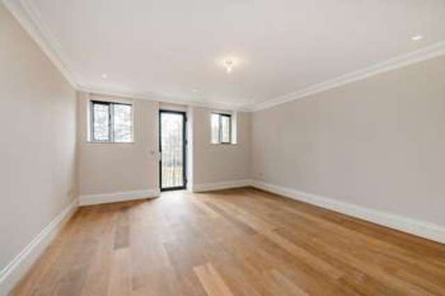  Image of 2 bedroom Flat for sale in The Ridgeway London NW7 at The Ridgeway  London, NW7 4HX