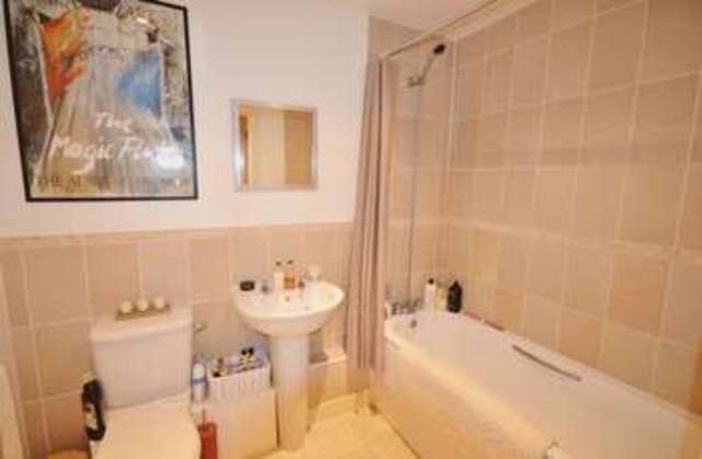  Image of 2 bedroom Flat to rent in The Sidings High Wycombe HP11 at The Sidings  Loudwater, HP11 1GF