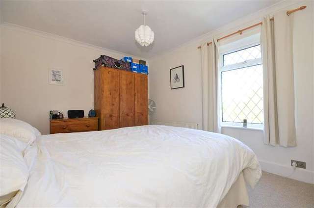  Image of 2 bedroom Terraced house for sale in The Slade London SE18 at Plumstead London Plumstead, SE18 2NB