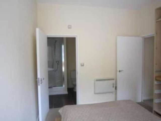  Image of 2 bedroom Flat for sale in Calderwood Street London SE18 at 30 Calderwood Street Woolwich Woolwich, SE18 6JF