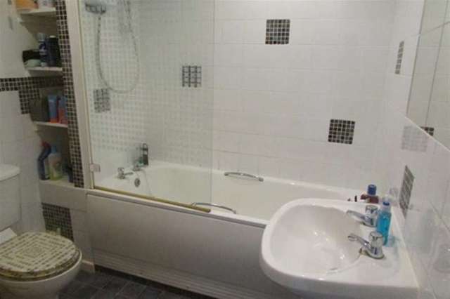  Image of 2 bedroom Flat for sale in The Whithys Street BA16 at Street, BA16 9PJ