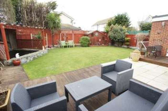  Image of 3 bedroom Semi-Detached house for sale in Thompson Avenue Canvey Island SS8 at Thompson Avenue  Canvey Island, SS8 7TS