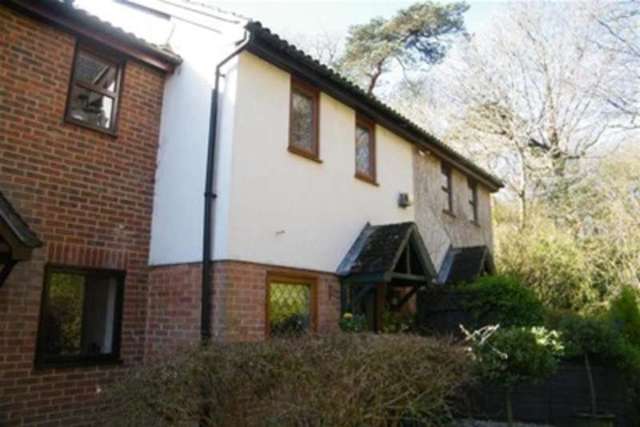 Image of 2 bedroom Terraced house to rent in Spalt Close Hutton Brentwood CM13 at Brentwood, CM13 2UN