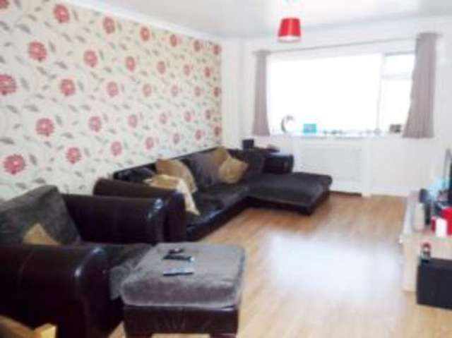  Image of 2 bedroom Flat for sale in Grove Road Tiptree Colchester CO5 at Tiptree Colchester Tiptree, CO5 0JP